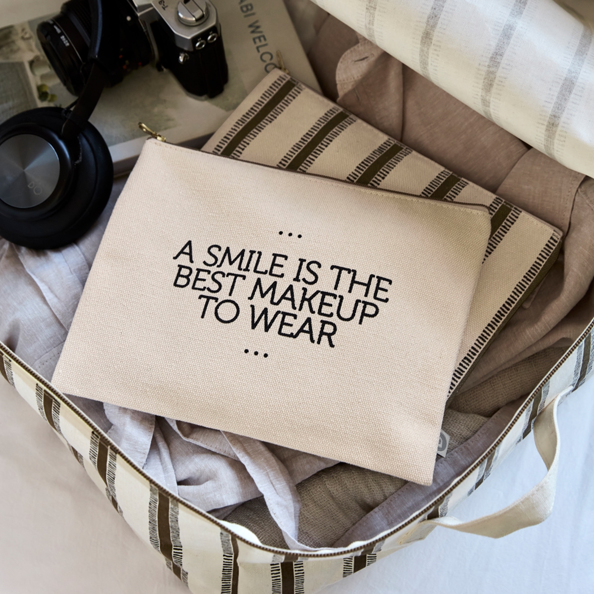House Doctor Clutch - Canva, Smile. Sæt med 2 stk