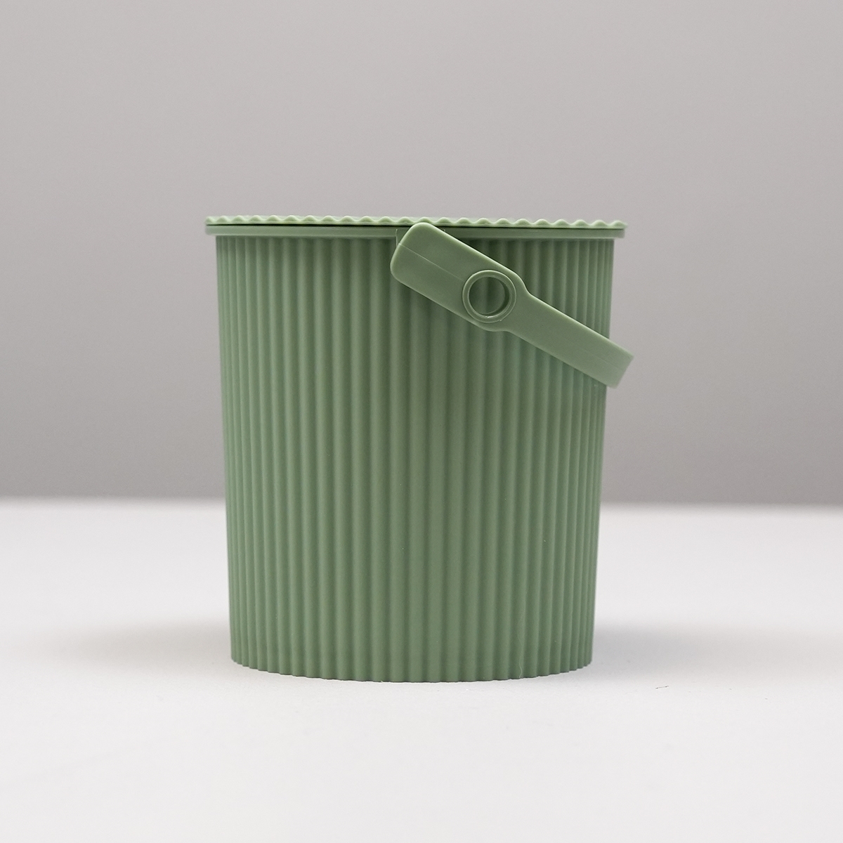 Omnioutil Plastikspand 0,7 liter - Pale Green