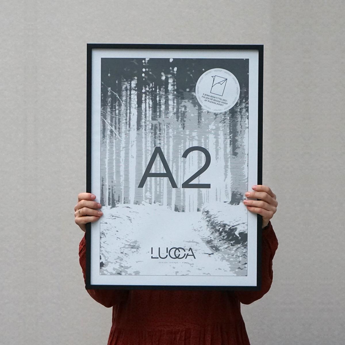 Lucca Træramme til A2 plakater - SORT