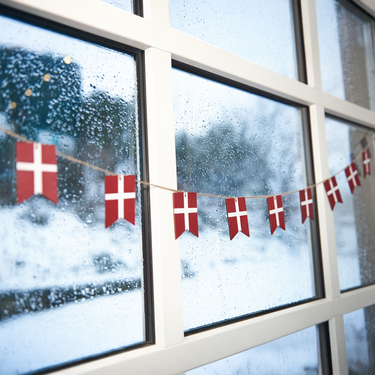 Speedtsberg Flagranke i træ med 12 flag, 165 cm