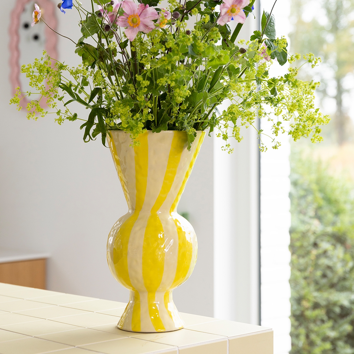 Klevering Stor stribet vase i gule nuancer - Rhombic
