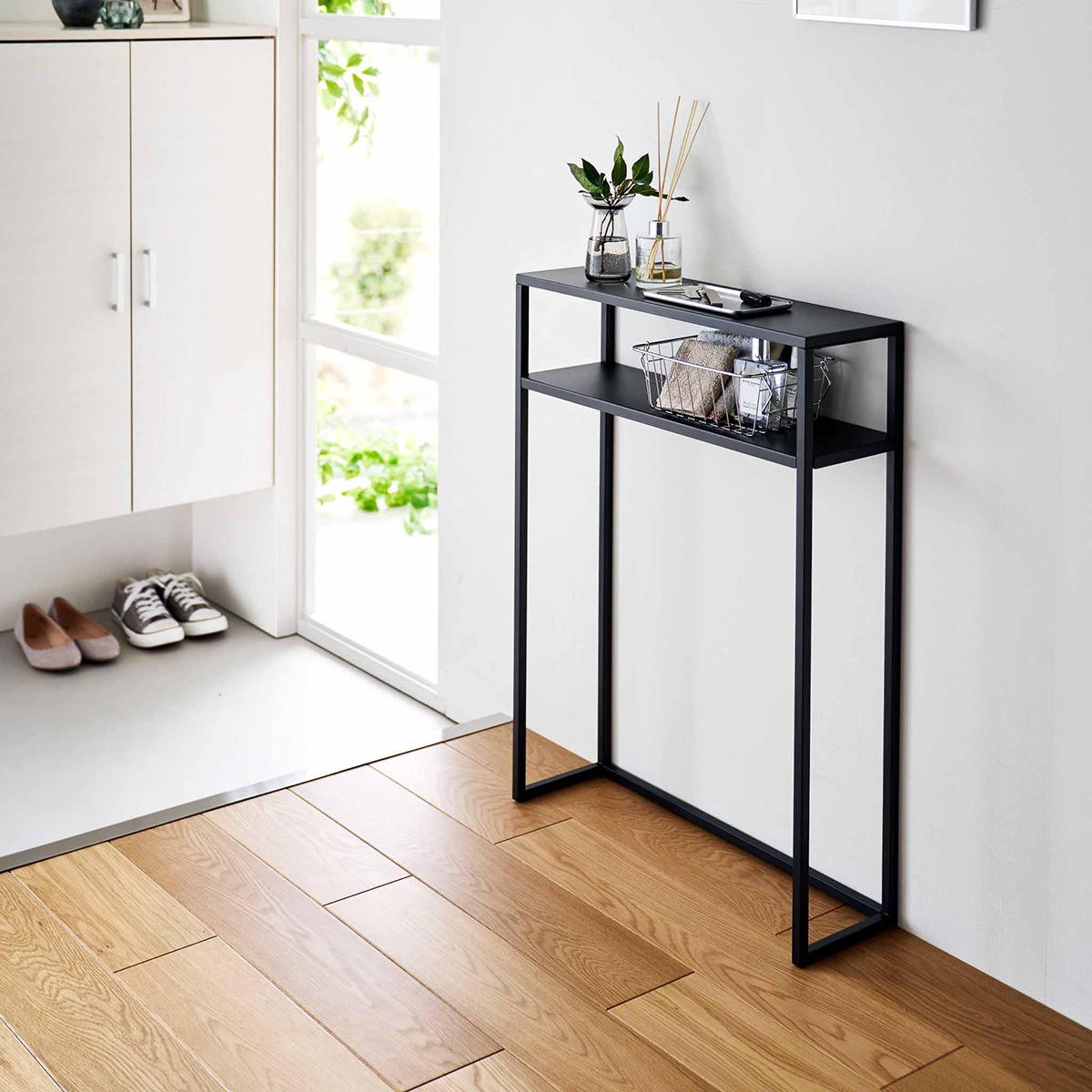 Yamazaki Konsolbord i metal - SORT