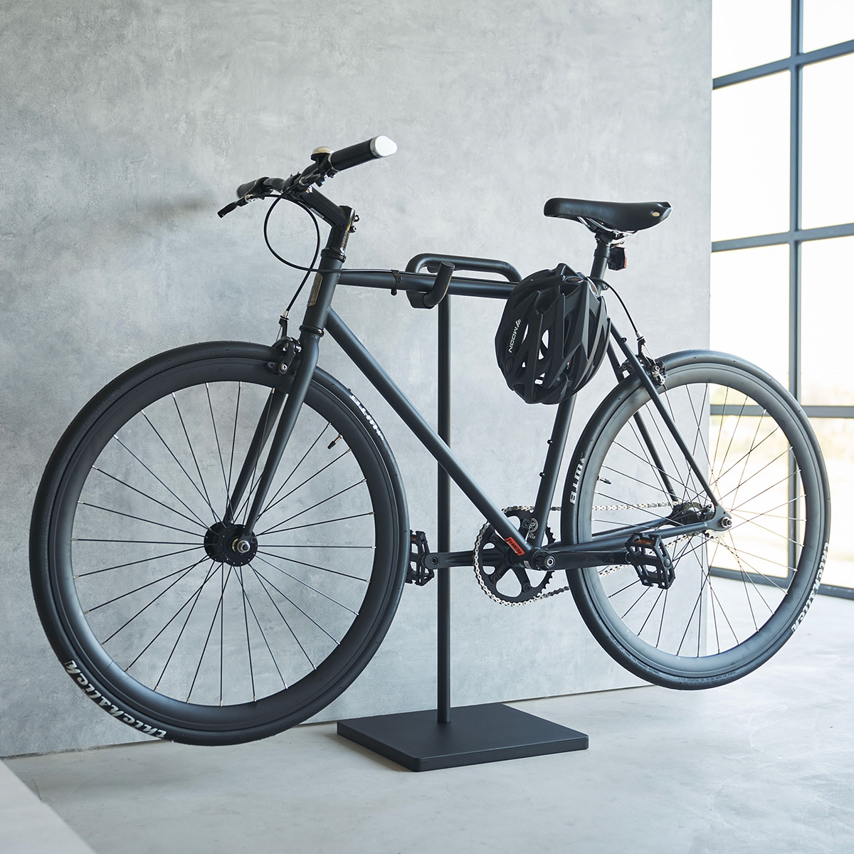 Yamazaki Cykelholder til stuen i metal - SORT