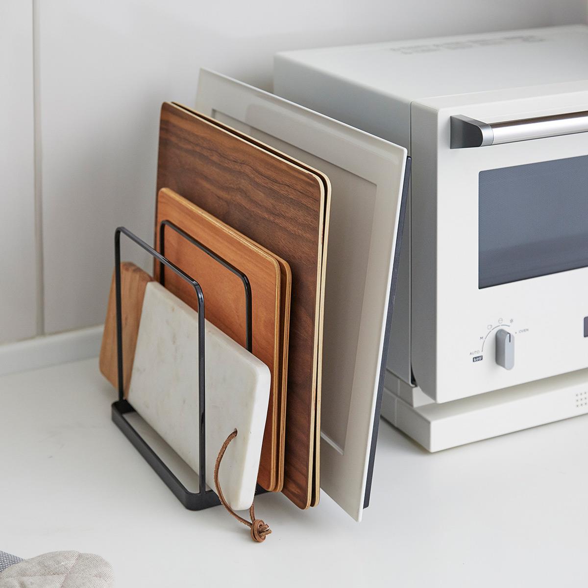 Yamazaki Holder til skærebræt Tower tray holder - SORT